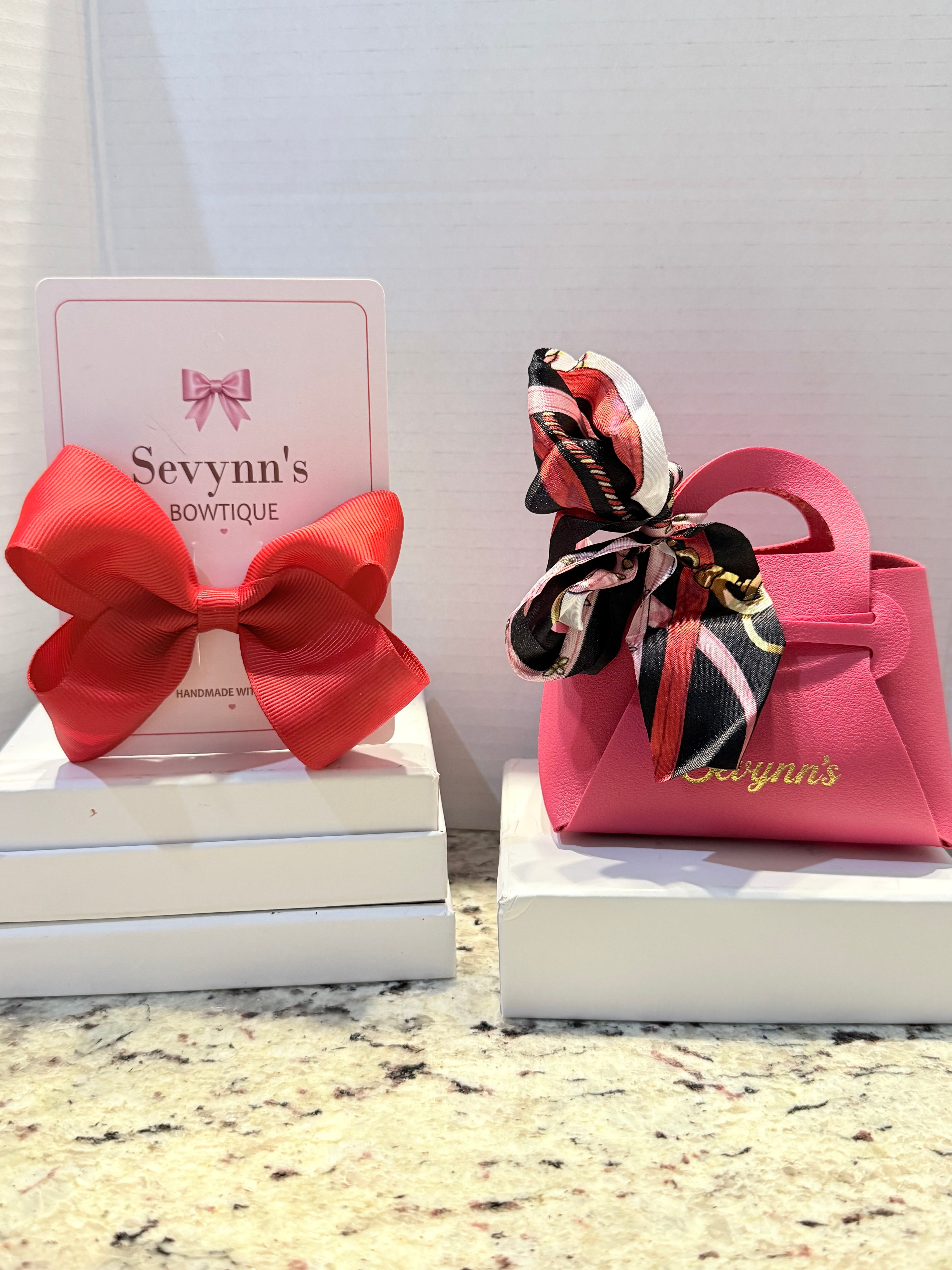 Ruby Rose Bow & Mini Handbag Set